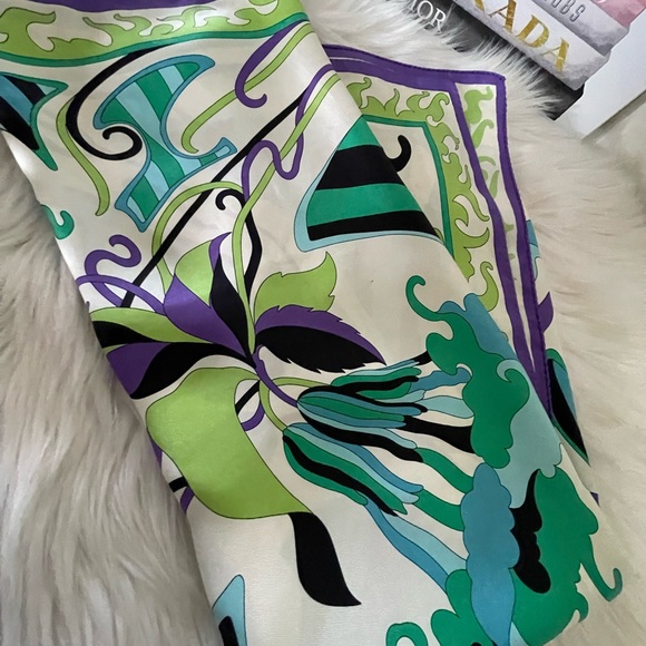 Emilio Pucci Floral Silk Print Scarf. - Picture 15 of 16